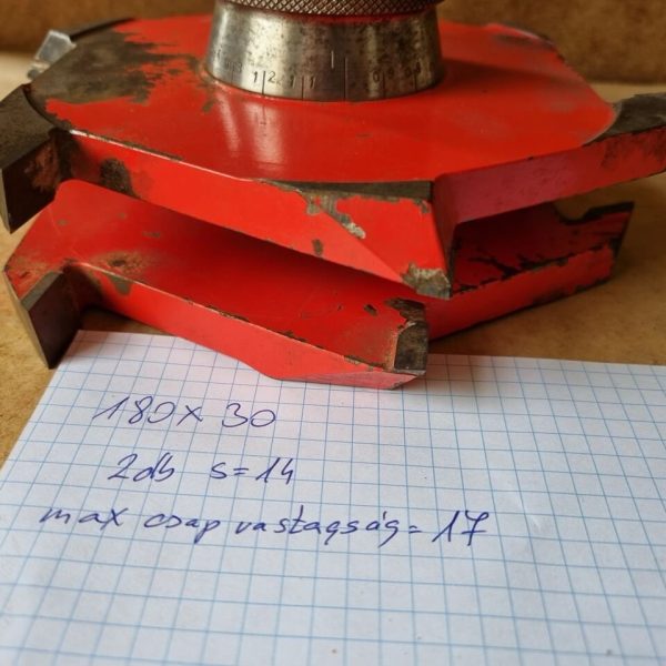 Állítható csapozó marókés